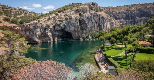 Photoshoot Lake Vouliagmeni